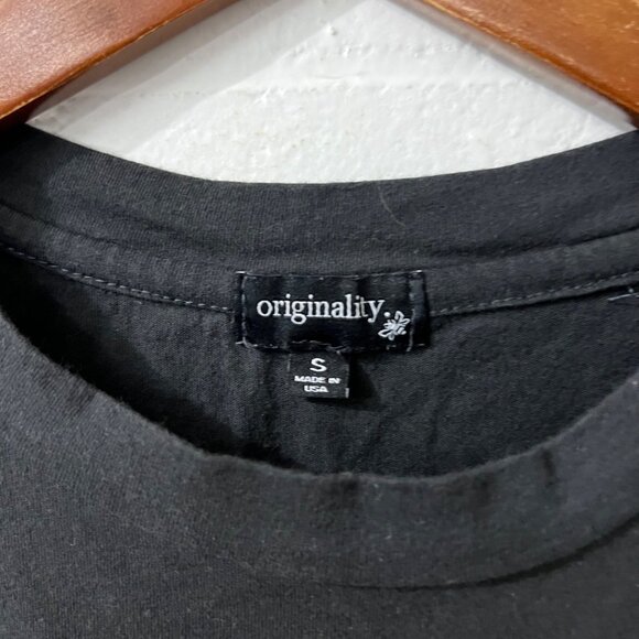Originality Brand  Black Cropped T-Shirt With Daisy‎ Smiley Face Small - Picture 2 of 6